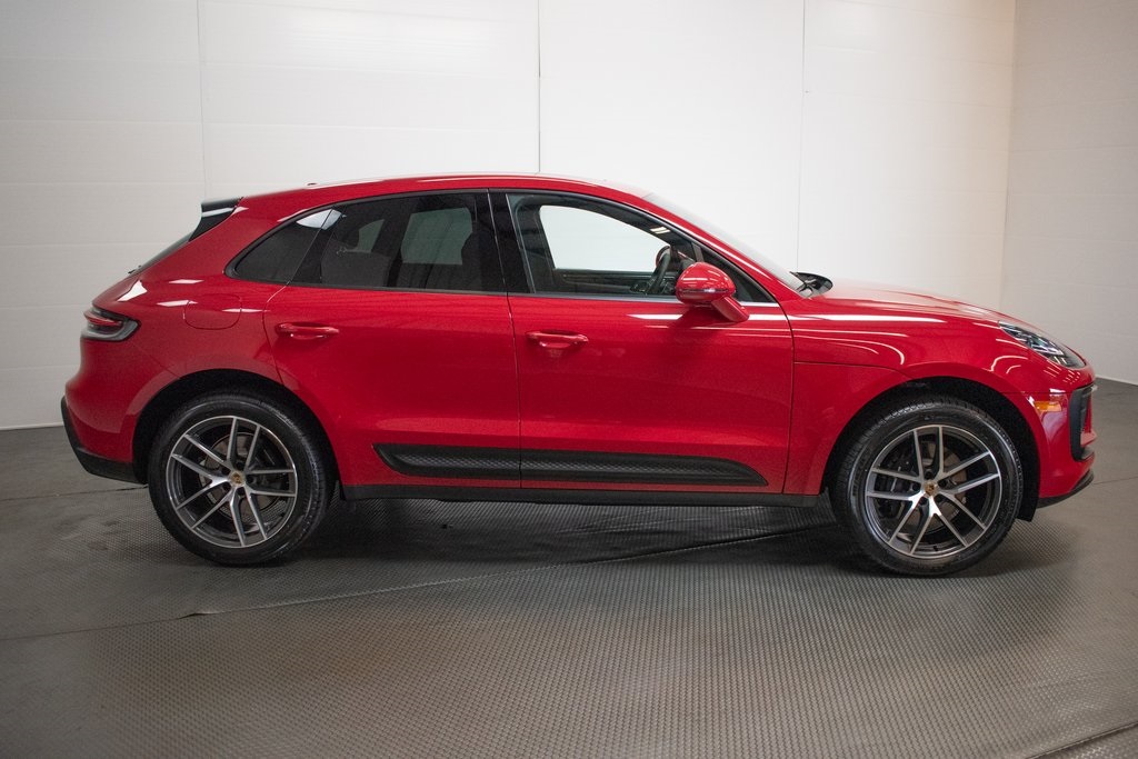 2025 Porsche Macan  27