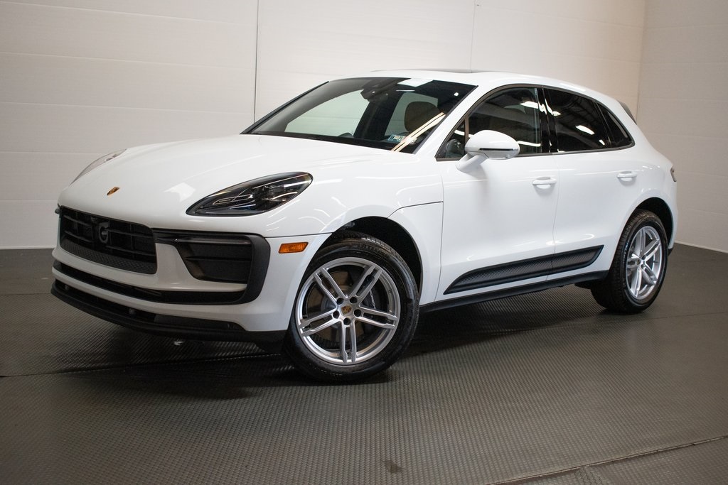 2025 Porsche Macan  1