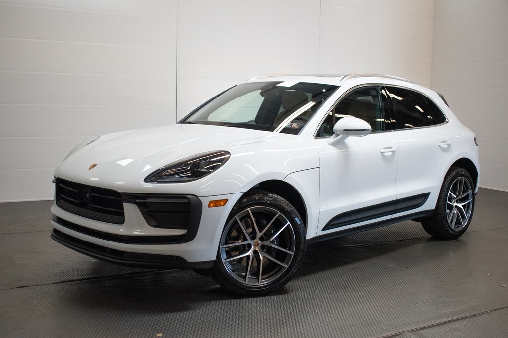 2025 Porsche Macan  1