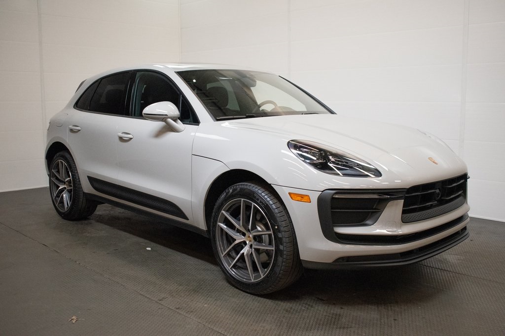 2025 Porsche Macan  8