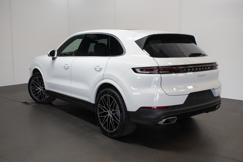 2024 Porsche Cayenne  2