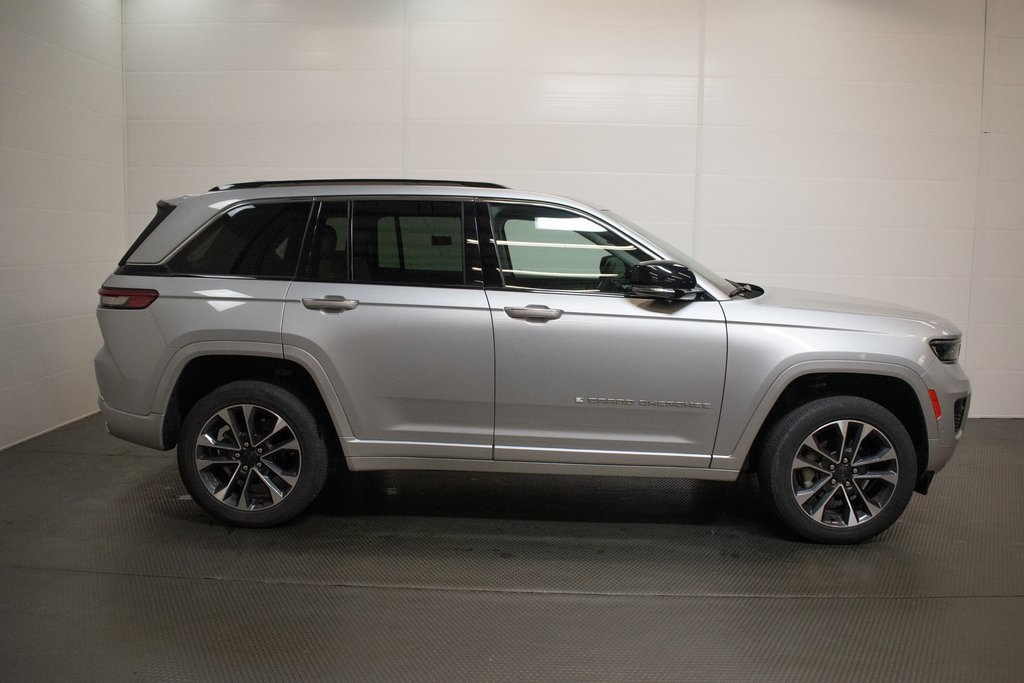 2023 Jeep Grand Cherokee Overland 3