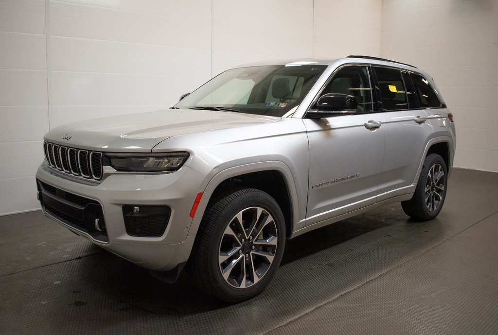 2023 Jeep Grand Cherokee Overland 8