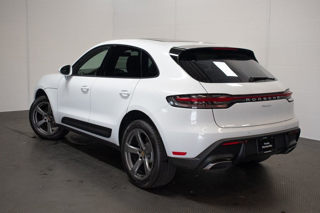 2024 Porsche Macan  2