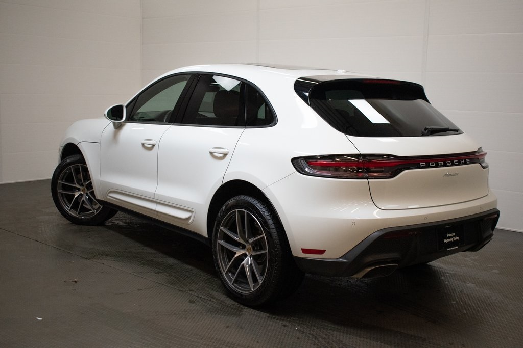 2024 Porsche Macan  2