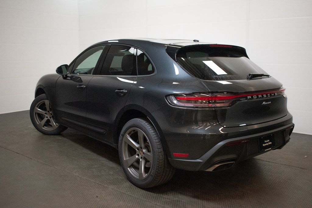 2024 Porsche Macan  2