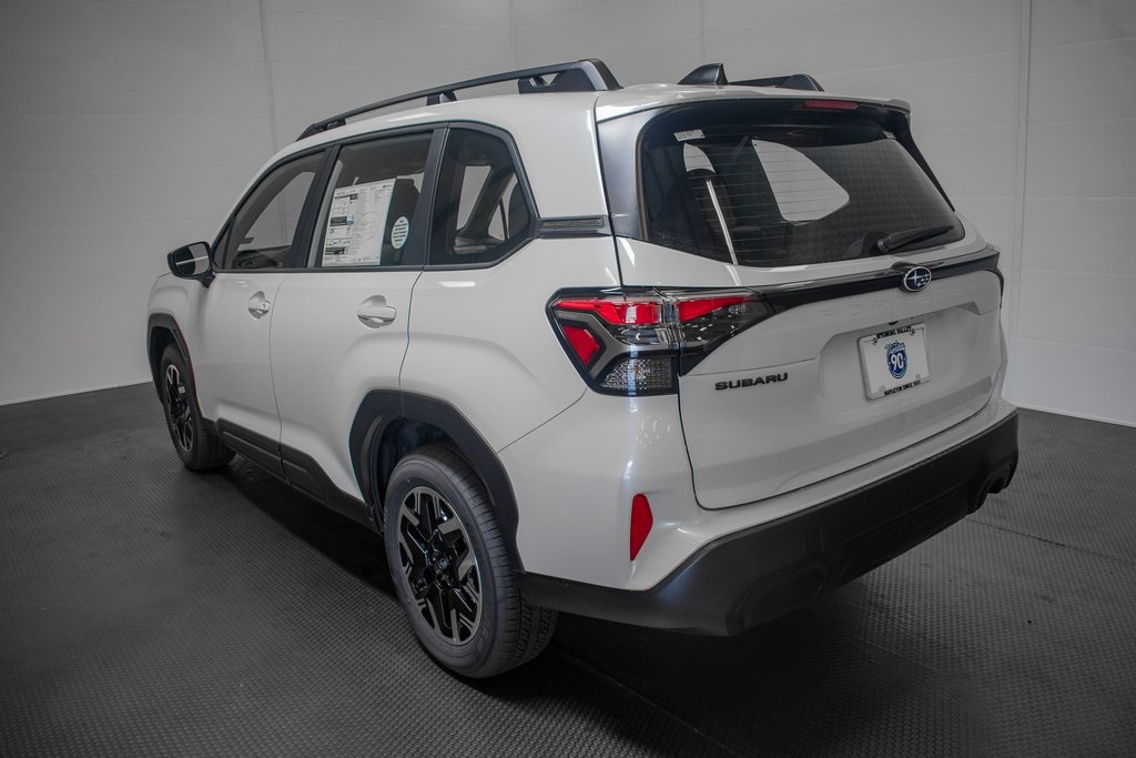 2025 Subaru Forester Base 5