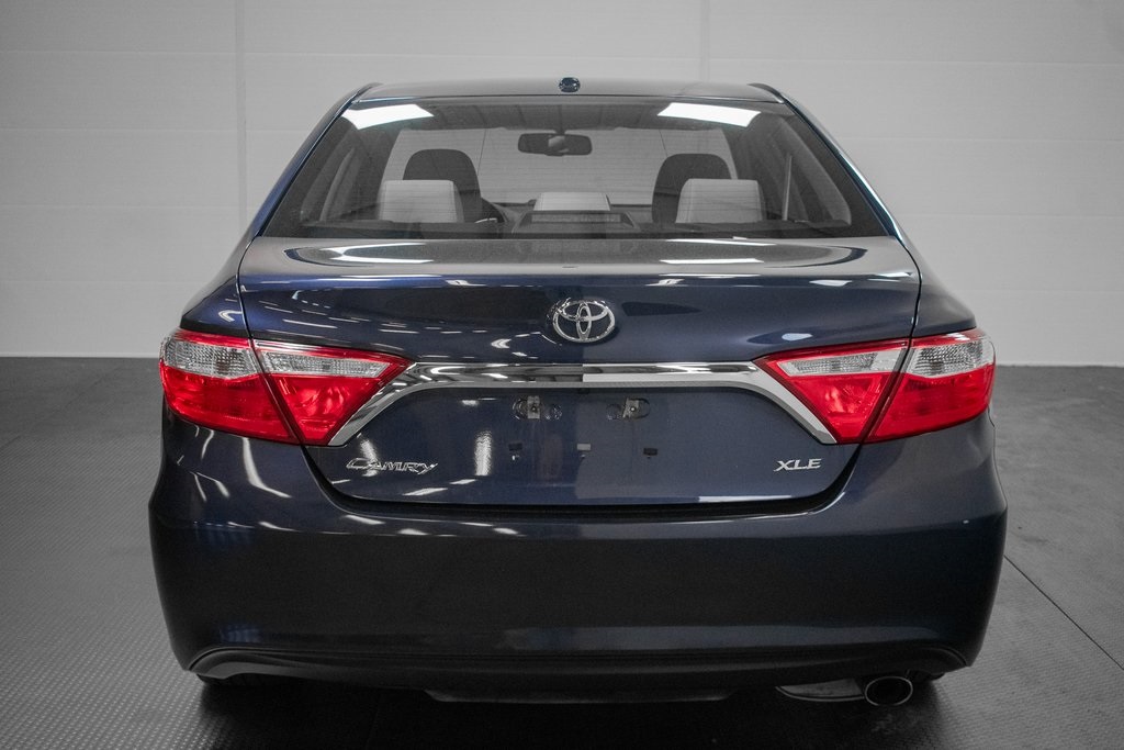 2017 Toyota Camry XLE 6