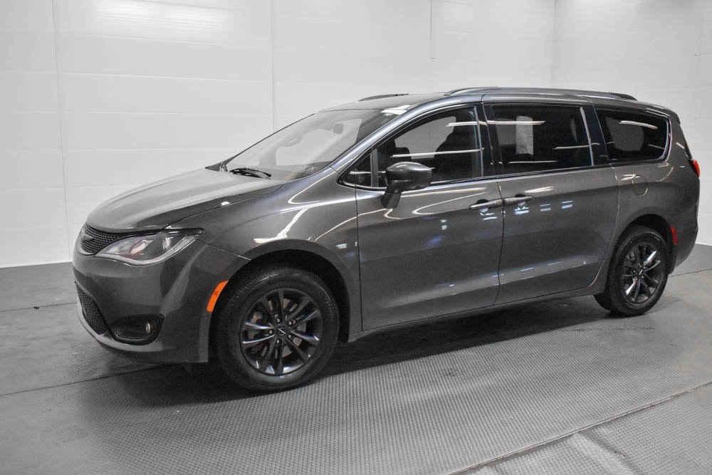 2020 Chrysler Pacifica Launch Edition 3