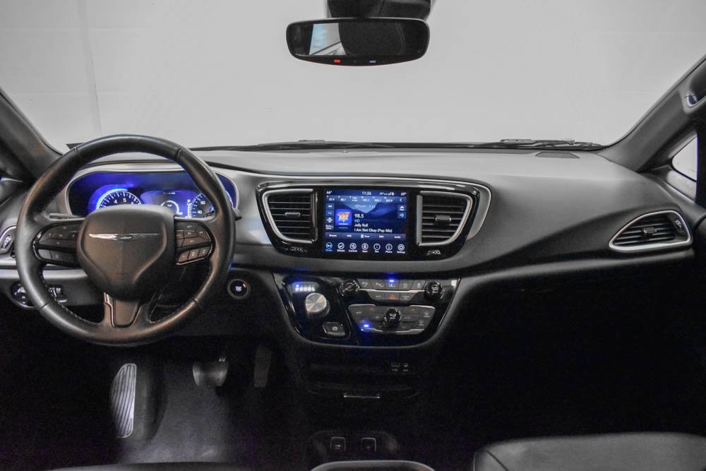 2020 Chrysler Pacifica Launch Edition 9