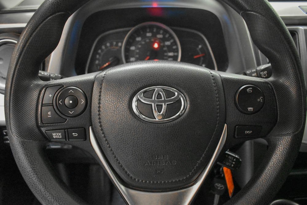 2015 Toyota RAV4 LE 10