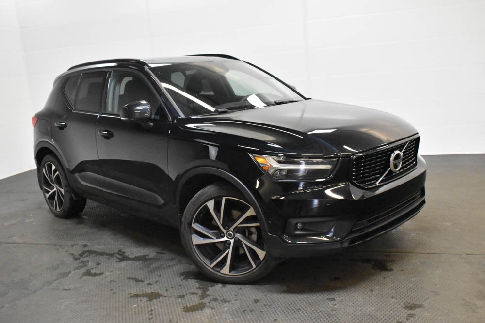 2022 Volvo XC40 R-Design 1