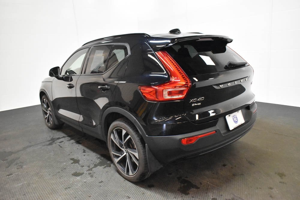 2022 Volvo XC40 R-Design 5