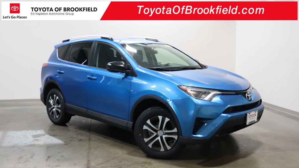 2016 Toyota RAV4 LE 1