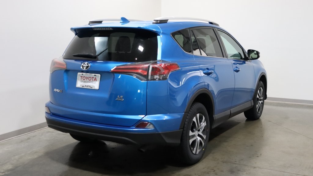 2016 Toyota RAV4 LE 7