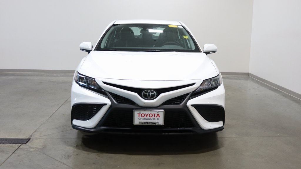 2023 Toyota Camry SE 2