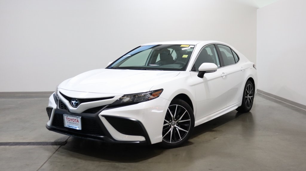 2023 Toyota Camry SE 3