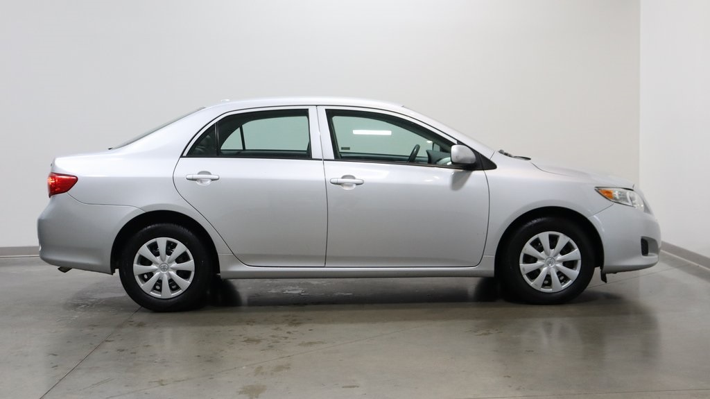 2010 Toyota Corolla LE 8