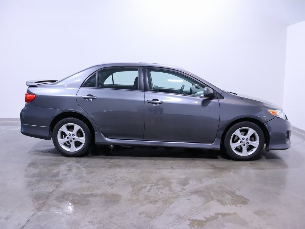 2011 Toyota Corolla S 8