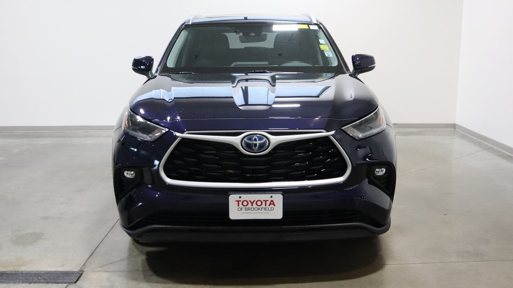 2021 Toyota Highlander Hybrid XLE 2