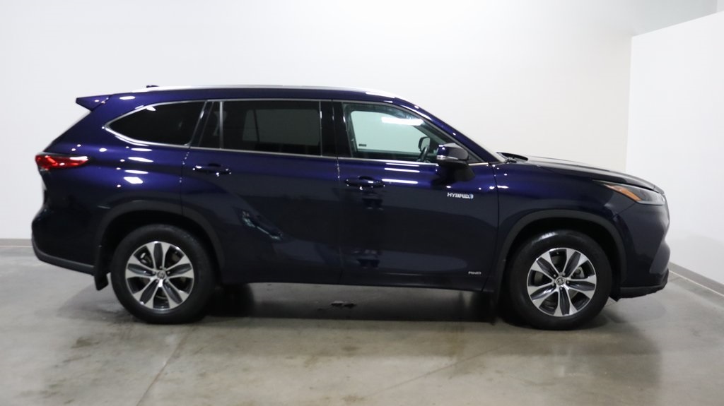 2021 Toyota Highlander Hybrid XLE 8