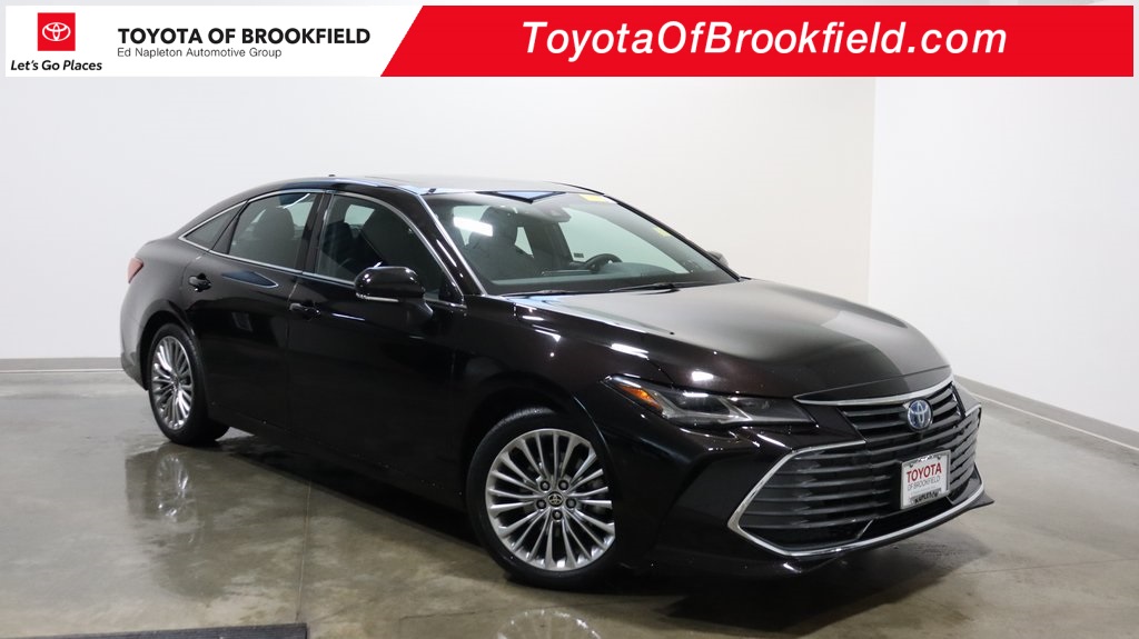 2022 Toyota Avalon Hybrid Limited 1