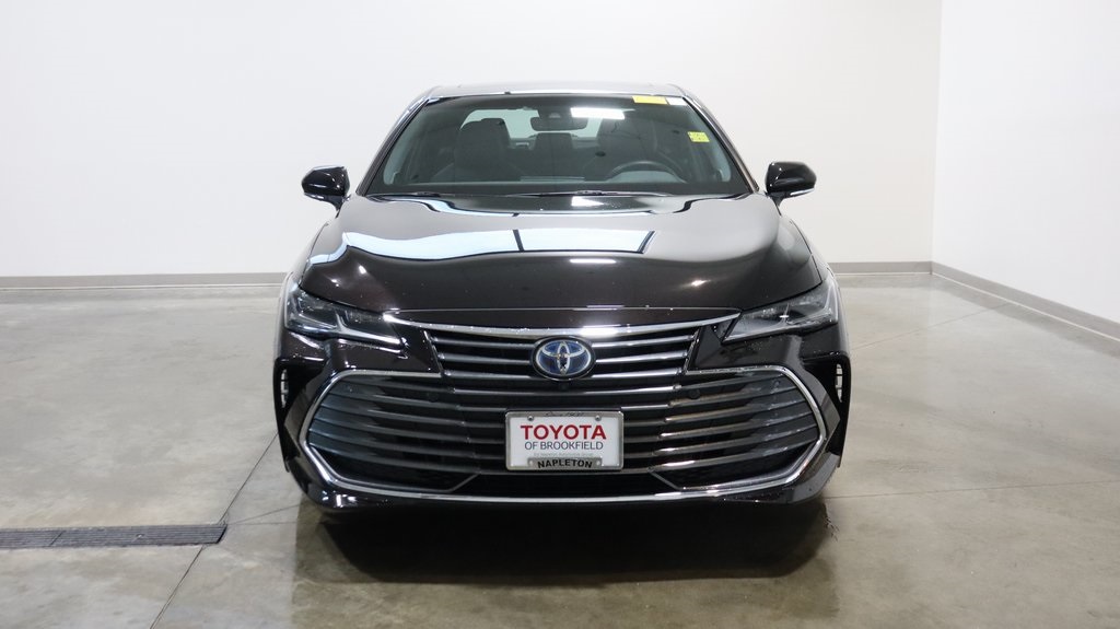 2022 Toyota Avalon Hybrid Limited 2