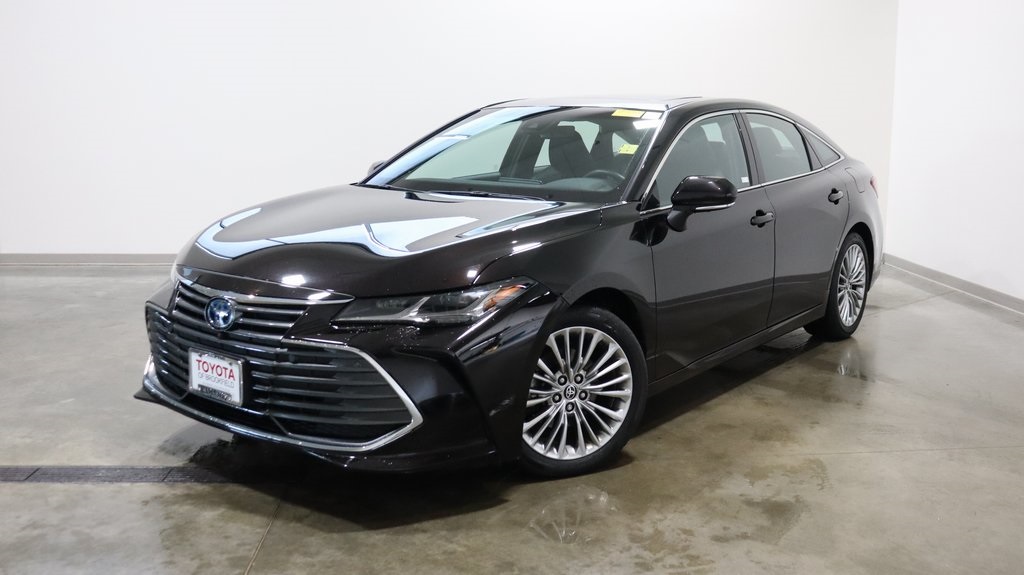 2022 Toyota Avalon Hybrid Limited 3