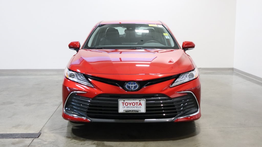 2023 Toyota Camry Hybrid XLE 2