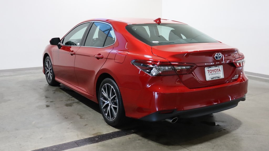 2023 Toyota Camry Hybrid XLE 5