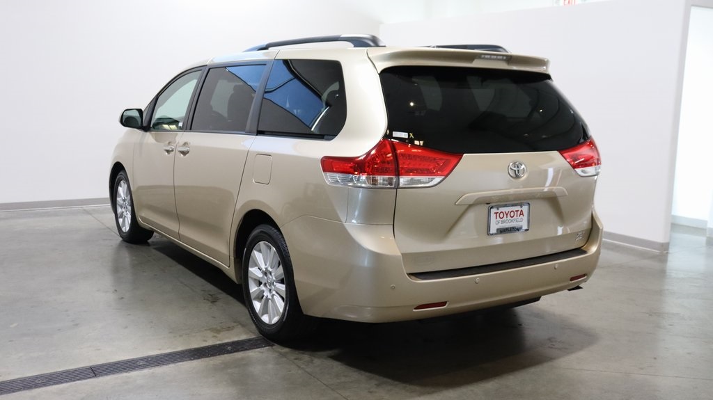 2014 Toyota Sienna XLE 5