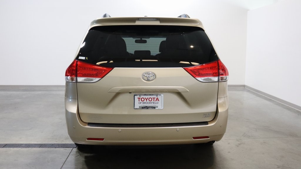 2014 Toyota Sienna XLE 6