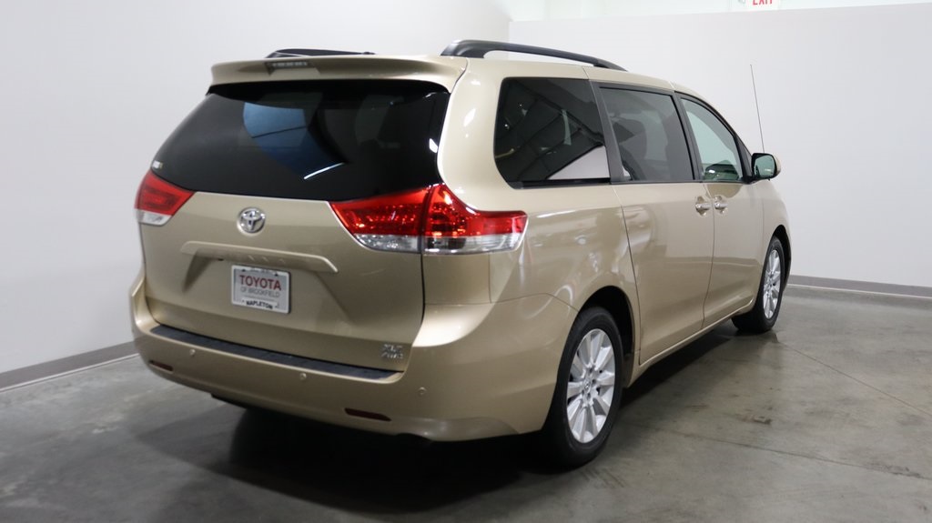 2014 Toyota Sienna XLE 7