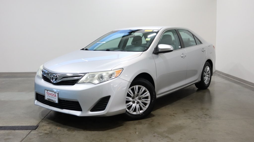 2013 Toyota Camry LE 3