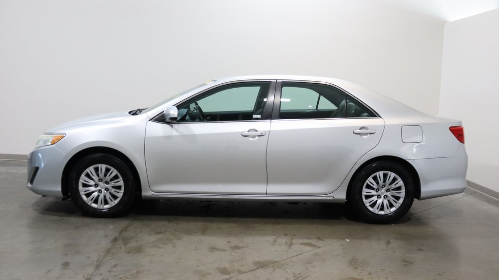 2013 Toyota Camry LE 4