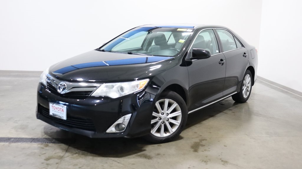 2014 Toyota Camry XLE 3