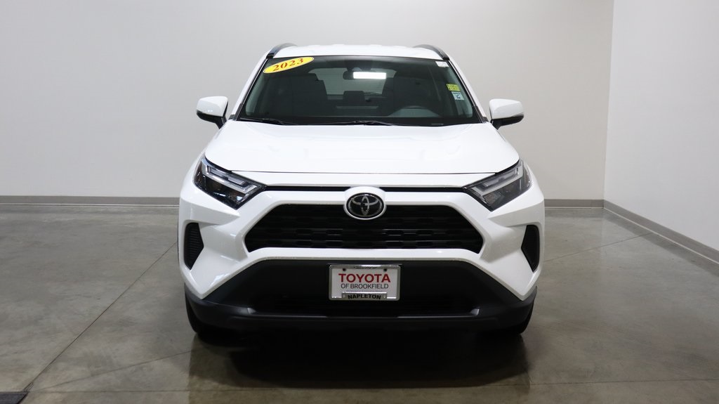 2023 Toyota RAV4 XLE 2