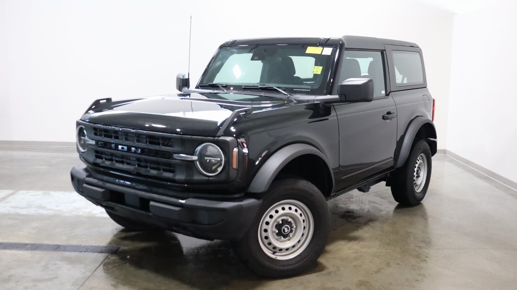 2022 Ford Bronco Base 3