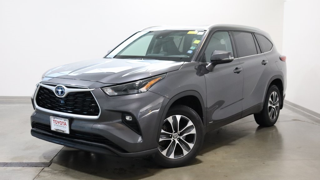 2022 Toyota Highlander Hybrid XLE 3