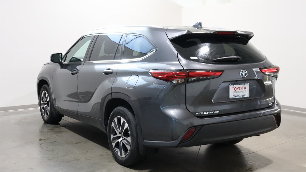 2022 Toyota Highlander Hybrid XLE 5