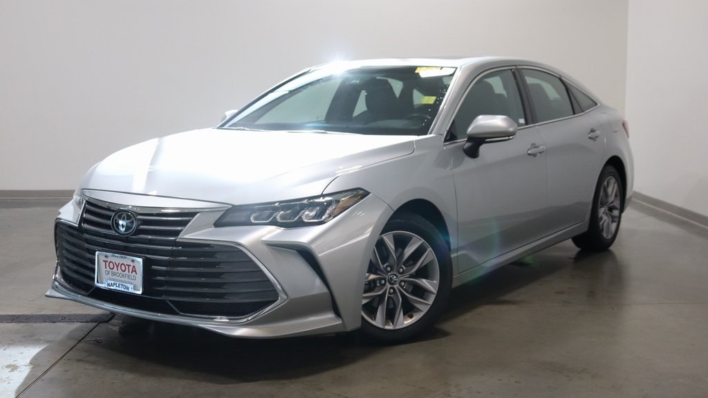 2019 Toyota Avalon XLE 3