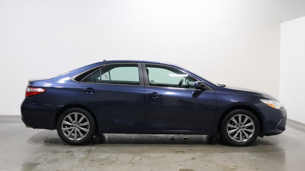 2015 Toyota Camry XLE 8