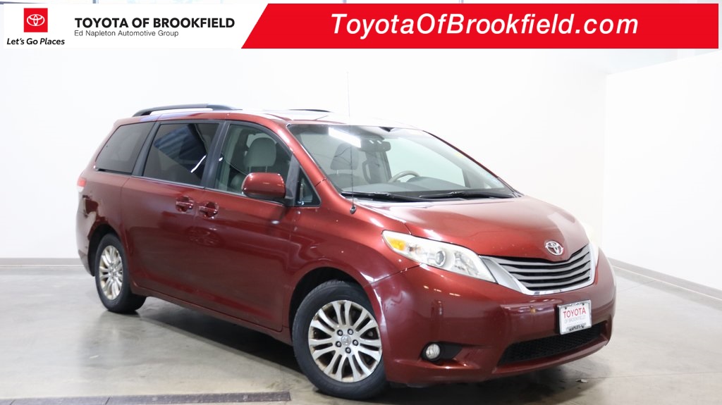 2013 Toyota Sienna XLE 1