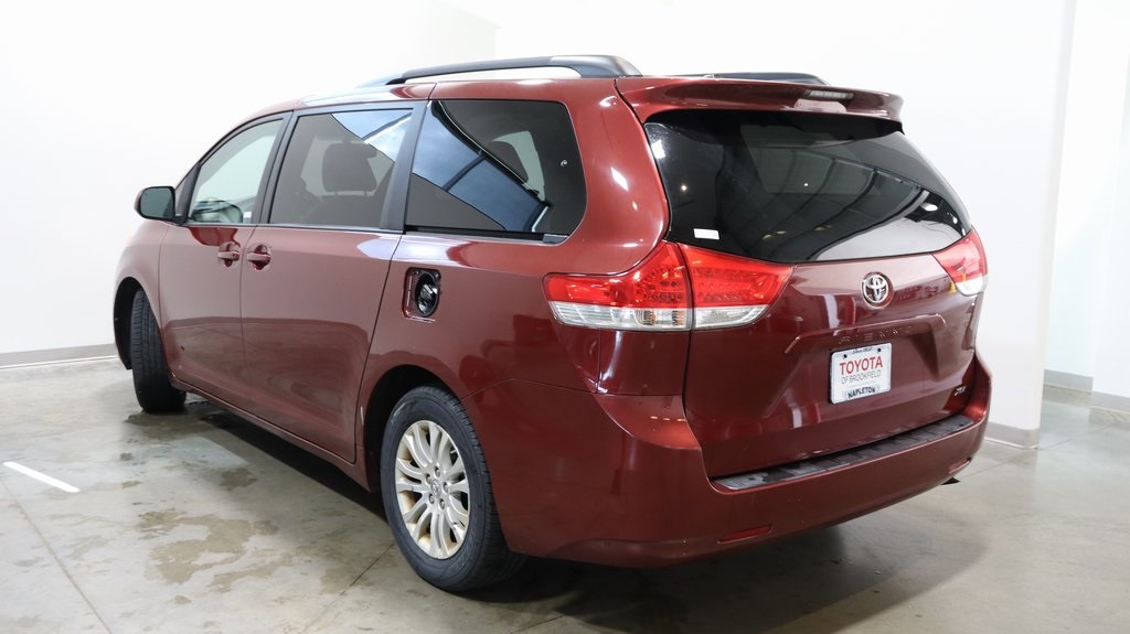 2013 Toyota Sienna XLE 5