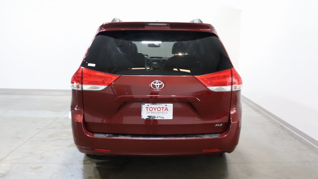 2013 Toyota Sienna XLE 6