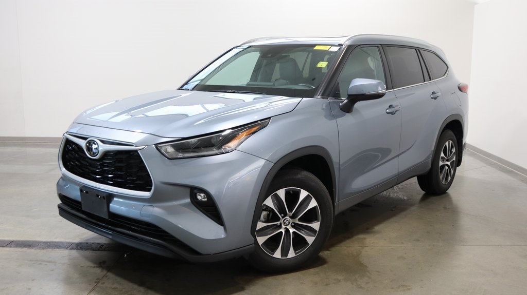 2021 Toyota Highlander XLE 3