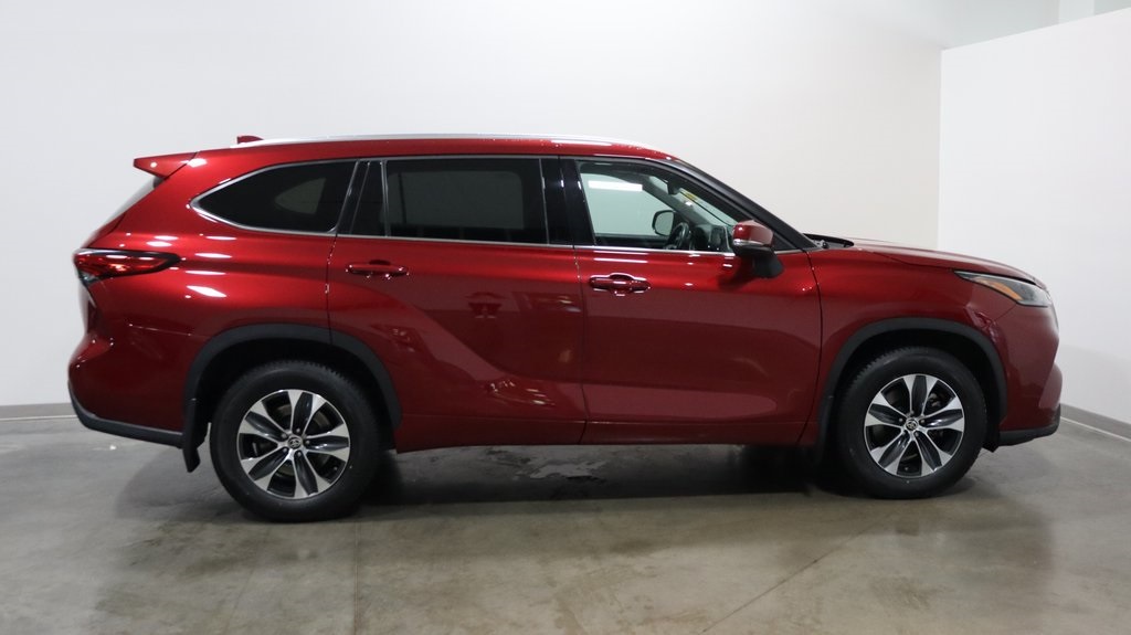 2021 Toyota Highlander XLE 8