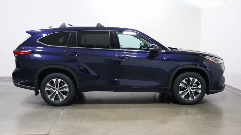 2021 Toyota Highlander XLE 8