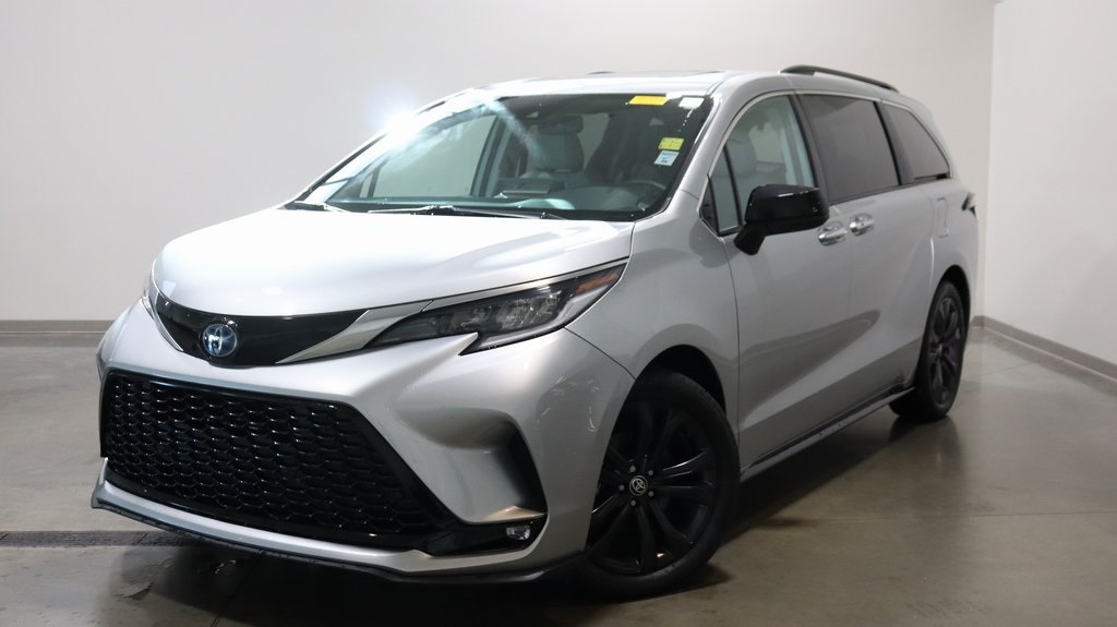 2022 Toyota Sienna XSE 3