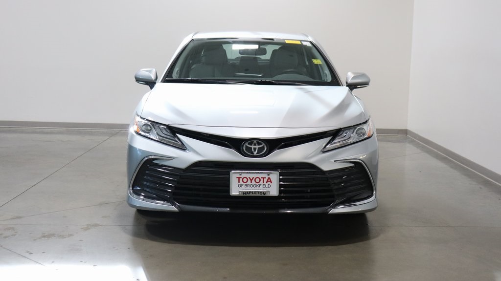 2021 Toyota Camry XLE 2